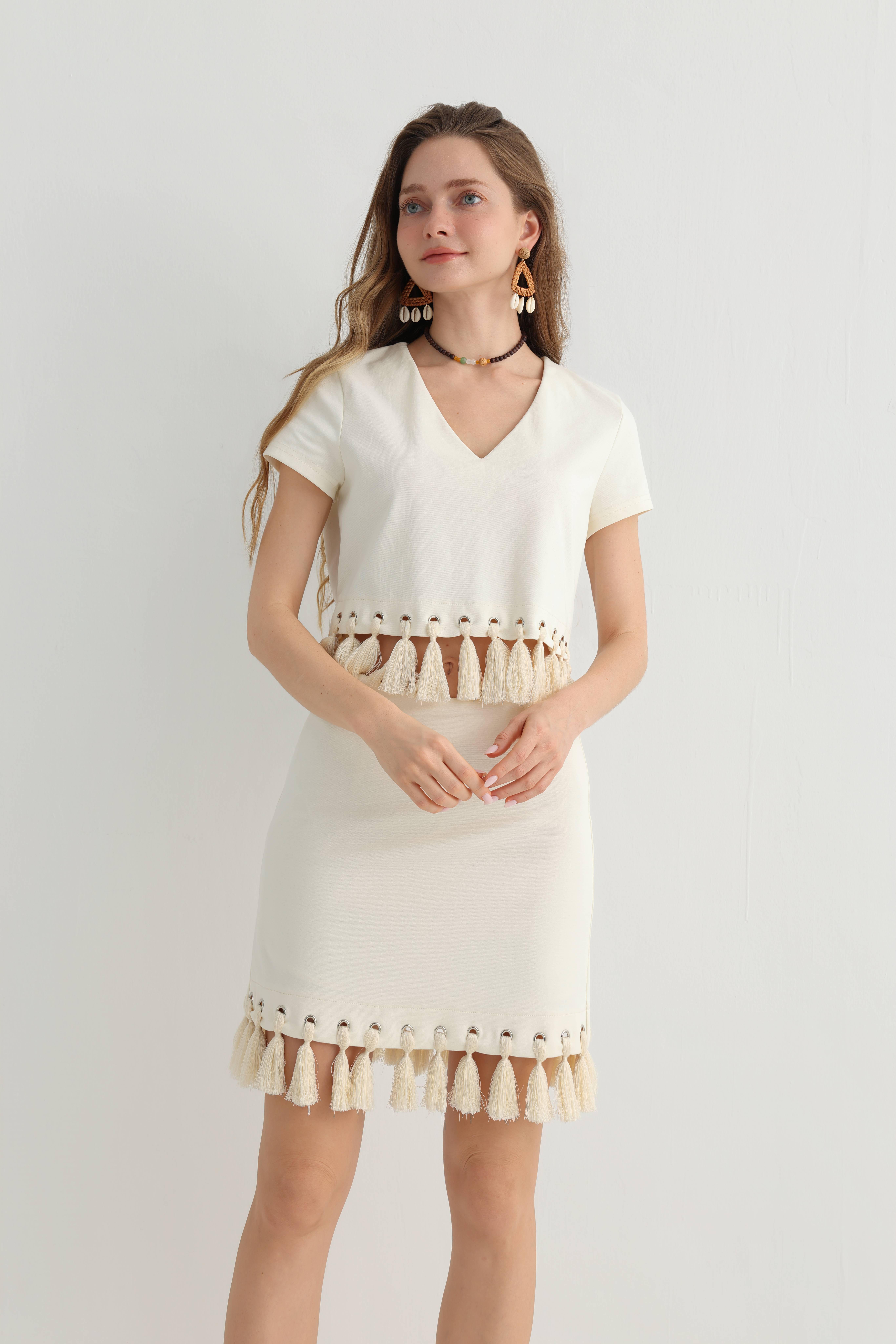 Original Design Resort Favorite Tassel Trim V-Neck ShortSleeve Women' s Two-Piece Set - Stylish Vacation CasualWear - Image 5